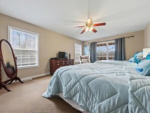 4 bedrooms, iron/ironing board, WiFi, bed sheets