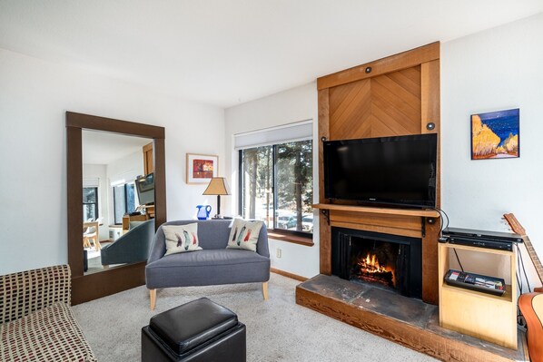 House, 2 Bedrooms | Living area - The Perfect Getaway For A Small Family, Summer Or Winter. Take A Break And Enjoy Time Together - Baby Equipment Available Upon Request 2 Bedroom Home by Redawning (Arnold)