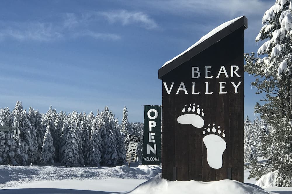 The Perfect Getaway For A Small Family, Summer Or Winter. Take A Break And Enjoy Time Together - Baby Equipment Available Upon Request 2 Bedroom Home by Redawning - Bear Valley, CA