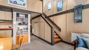 Condo, 2 Bedrooms | Interior