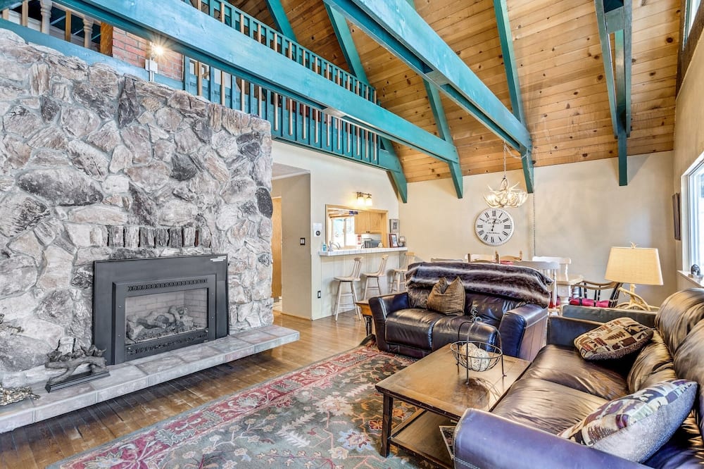 Multi-Family Cabin in Great Location! - Home #183 by Bear Valley Vacation Rentals - Sherman Acres, CA