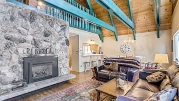 Nhà, 3 phòng ngủ | Phòng khách | Smart TV