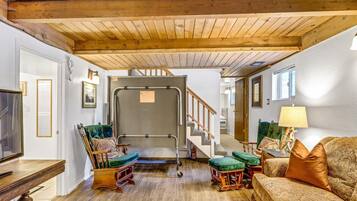 Nhà, 3 phòng ngủ | Phòng khách | Smart TV