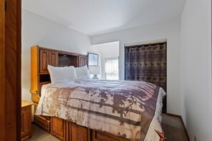 Apartamento, 2 habitaciones | 2 dormitorios, tabla de planchar con plancha, wifi gratis