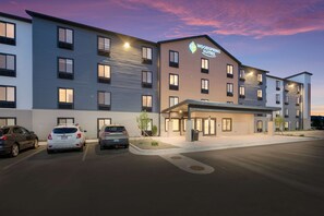 Exterior - WoodSpring Suites Meridian (Meridian)