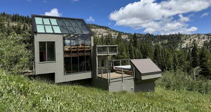 Stunning! Enjoy The Best Views In All Of Bear Valley When You Stay At This Unique Property 3 Bedroom Apts by RedAwning