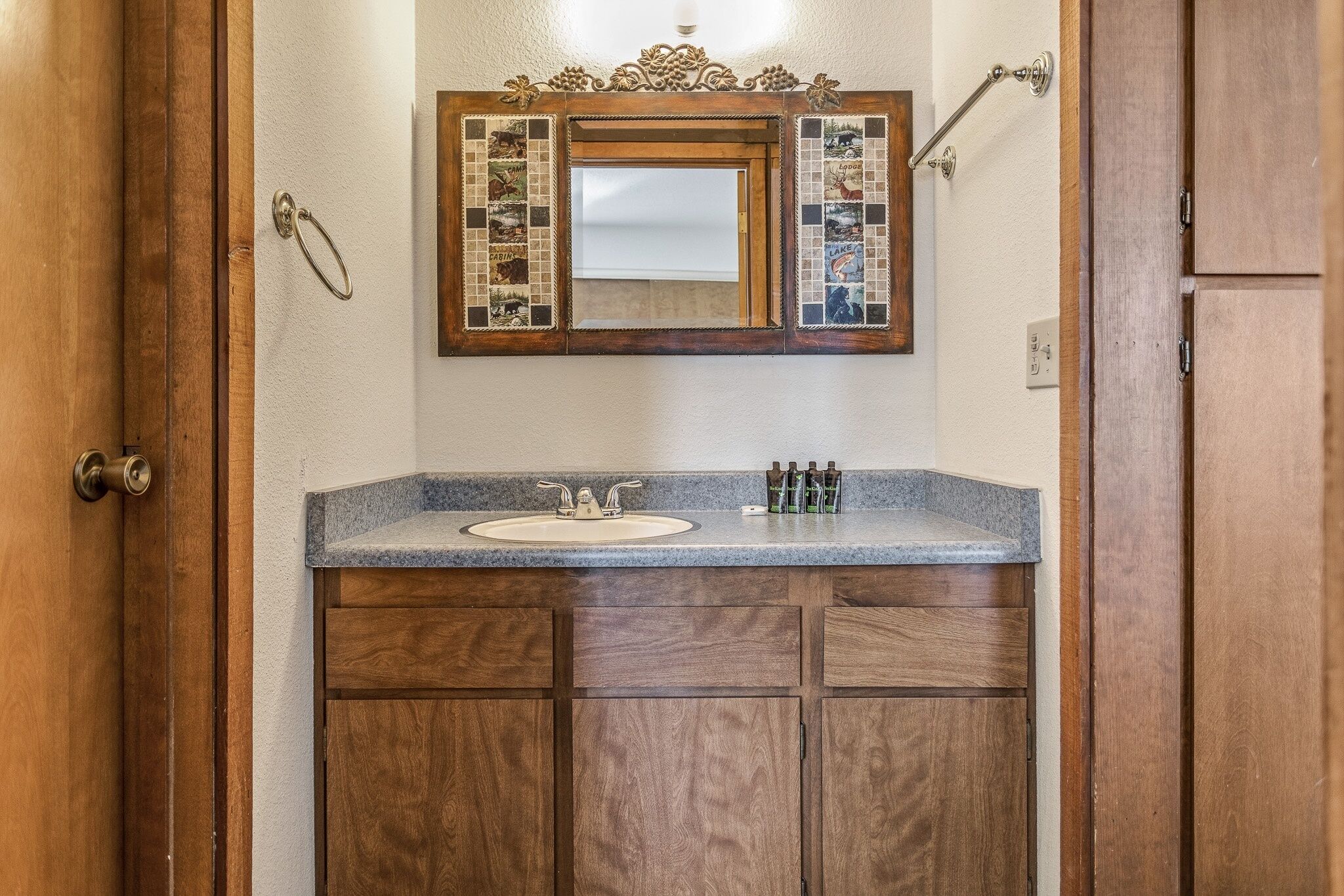 Cozy Mountain Condo That Sleeps 4! - Tamarack #2 1 Bedroom Condo by Redawning