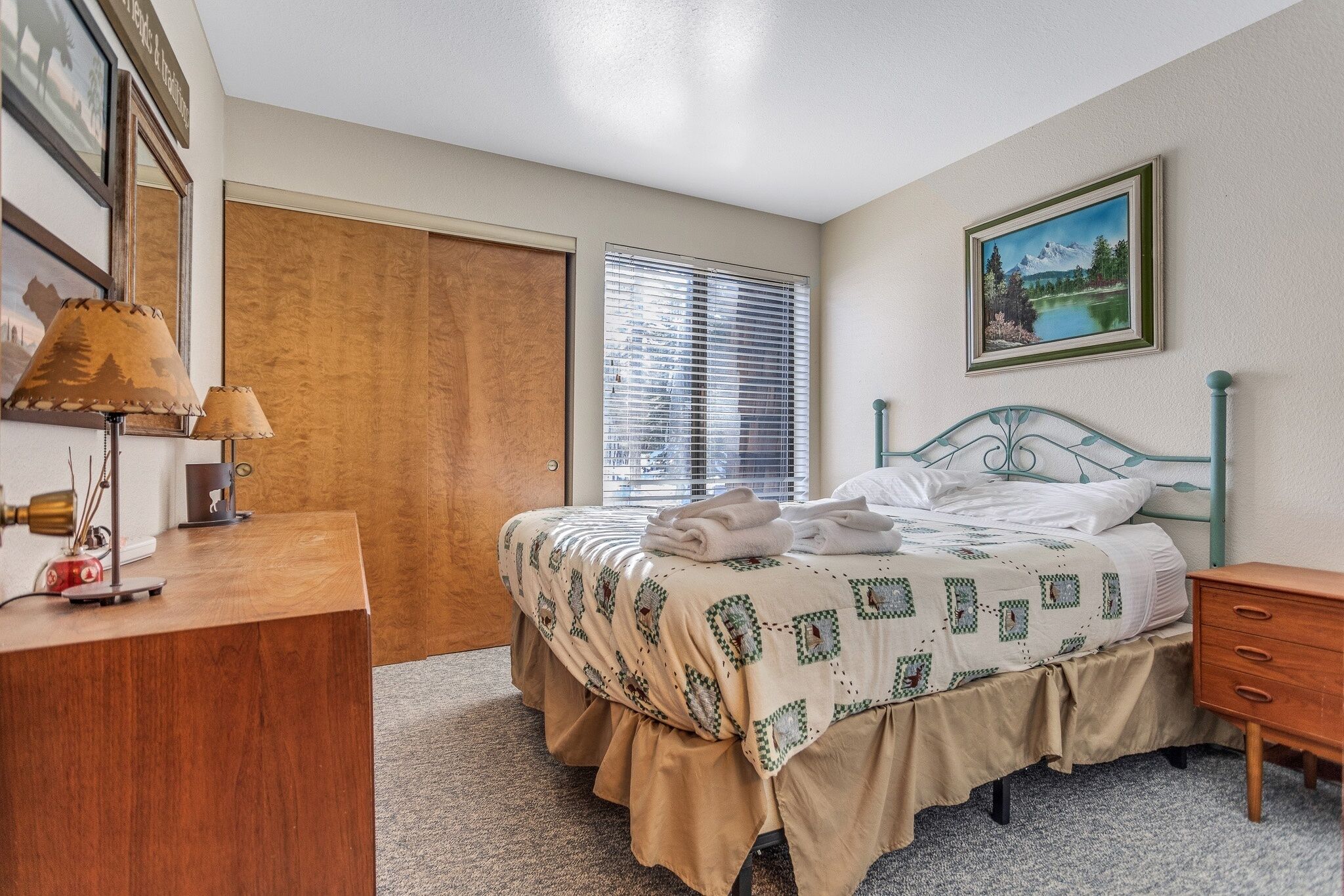 Cozy Mountain Condo That Sleeps 4! - Tamarack #2 1 Bedroom Condo by Redawning