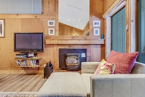 Living room - Modern & Sleek Condo - Creekside #110 by Bear Valley Vacation Rentals (Arnold)