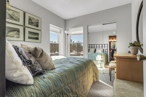 2 bedrooms, iron/ironing board, free WiFi