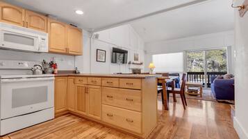 ุดูุฉ - ุบุฑูุชุง ููู
| ู
ุทุจุฎ ุฎุงุต | ุซูุงุฌุฉุ ูุฑูุ ู
ุงูููุฉ ูุตูุน ุงููููุฉ/ุงูุดุงูุ ู
ุญู
ุตุฉ ุฎุจุฒ