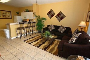 Living area - 3 Bedroom,3 Bath Townhouse in Gate Resort 3 Townhouse by RedAwning (Kissimmee)