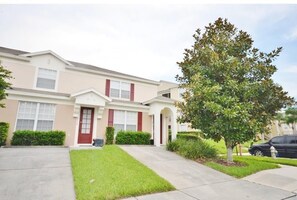 Exterior - 3 Bedroom,3 Bath Townhouse in Gate Resort 3 Townhouse by RedAwning (Kissimmee)
