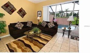 Living area - 3 Bedroom,3 Bath Townhouse in Gate Resort 3 Townhouse by RedAwning (Kissimmee)