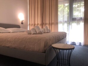 舒適客房 | 高級寢具、羽絨被、特厚豪華床墊、迷你吧