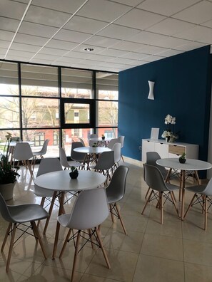 包每日自助早餐