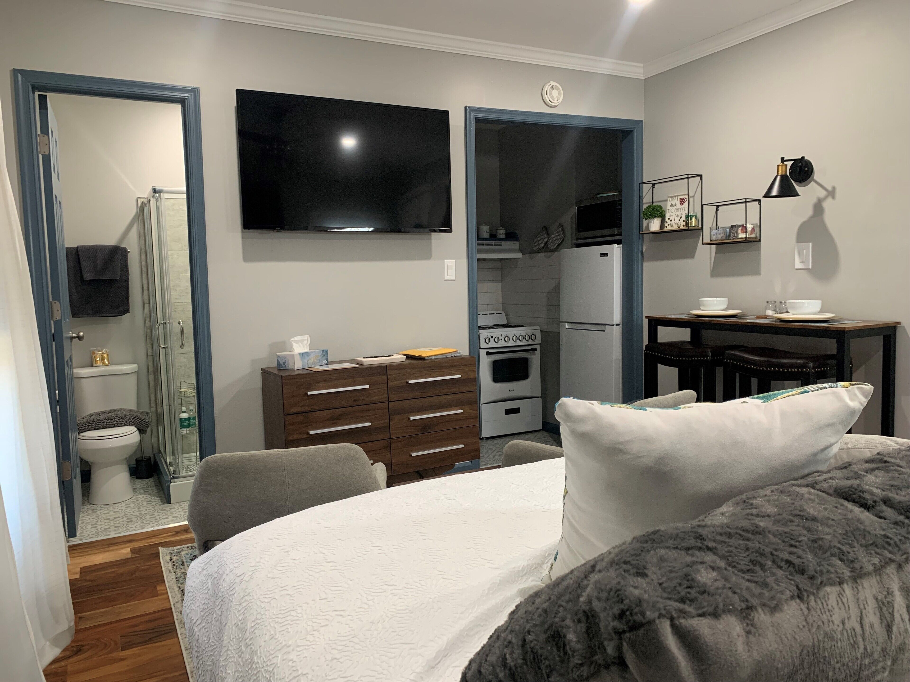 Sandy's Sweet Suite (Private & Complete Studio)