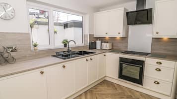 Fridge, dishwasher, electric kettle, toaster