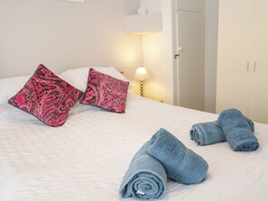 2 habitaciones, decoración personalizada y muebles diferentes 