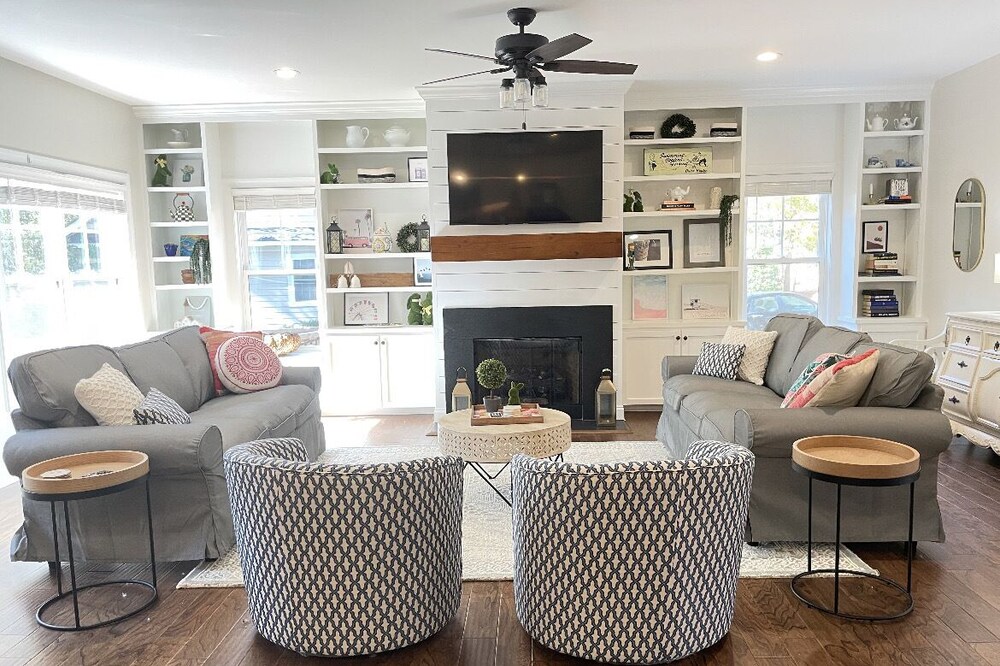 The 19th Hole: Sleeps 10. Pool Table, Fire Pit