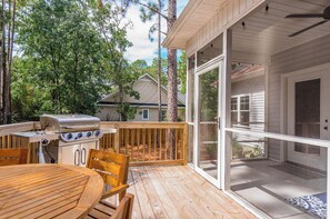 Outdoor dining - The 19th Hole: Sleeps 10. Pool Table, Fire Pit (Pinehurst)