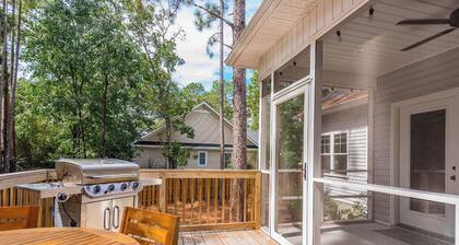 The 19th Hole: Sleeps 10. Pool Table, Fire Pit