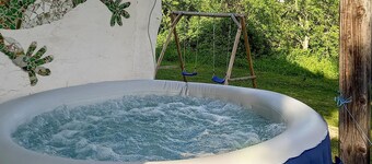 Beautiful Home in Rakovica With 1 Bedrooms, Jacuzzi and Wifi