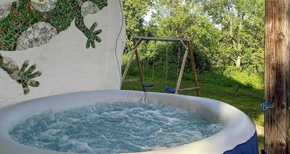Beautiful Home in Rakovica With 1 Bedrooms, Jacuzzi and Wifi