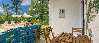Beautiful Home in Rakovica With 1 Bedrooms, Jacuzzi and Wifi