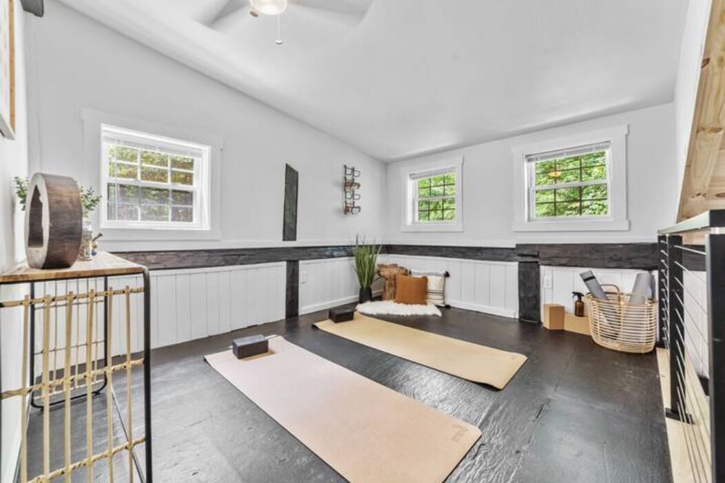 Waterfront Chalet North Pond - Privacy _ MODERN - DOCK and kayaks