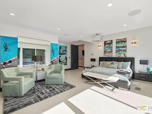 3 bedrooms, iron/ironing board, WiFi, bed sheets - You Deserve a 28 Day or Longer Stay This  BEAUTIFUL 3 Bedroom Luxury Home Awaits (Palm Desert)