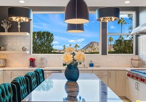 Fridge, microwave, oven, stovetop - You Deserve a 28 Day or Longer Stay This  BEAUTIFUL 3 Bedroom Luxury Home Awaits (Palm Desert)