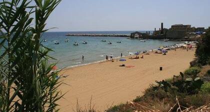 Spend house 20 mt. from the sea with 5 beds