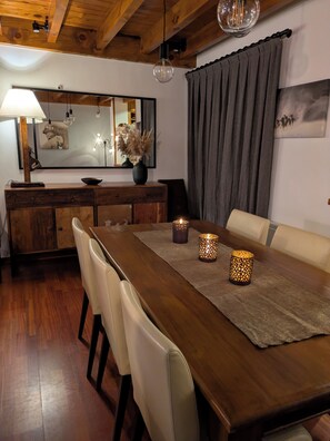 Dining - Infinity mountain view (Angoustrine-Villeneuve-des-Escaldes)