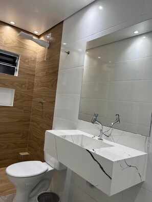 Standard Double Room | Bathroom