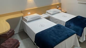 Superior Twin Room | Desk, free WiFi, bed sheets