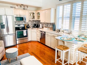 Fridge, microwave, oven, stovetop - Oceanview condo. Garden City/Murrells Inlet. Fully updated. Easy Beach Access! (Murrells Inlet)