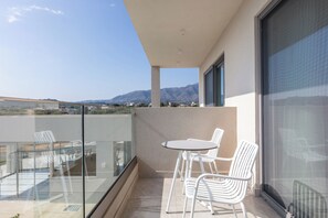 Standard Room | Desk, free WiFi, bed sheets