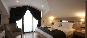 Alesta Seaside Residence