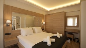 Quarto superior | Cofres nos quartos, espaço de trabalho para notebook, Wi-Fi de cortesia