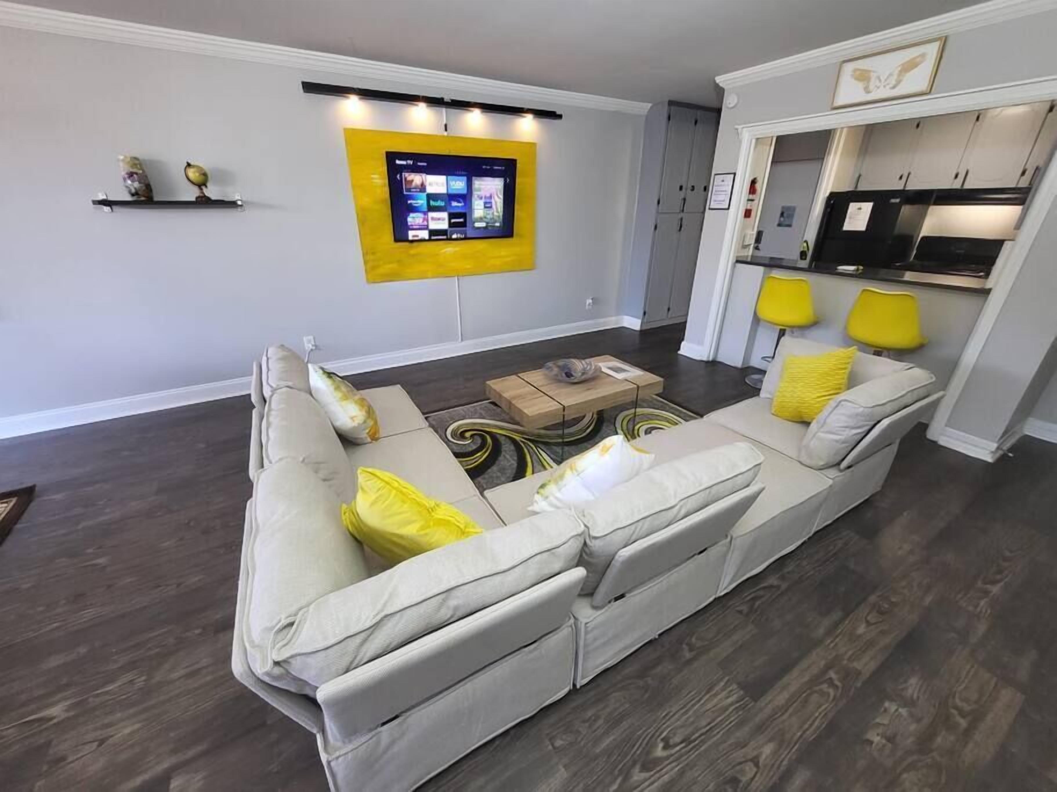 Marvelous Galleria Hideaway + Patio (HPLE)