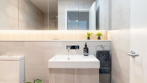Douche, serviettes fournies