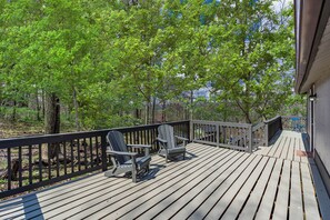 Terrace/patio - Fireplace, Wraparound Deck, & WiFi at Chalet Cabin (Gerrardstown)