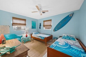 3 bedrooms, desk, iron/ironing board, travel crib