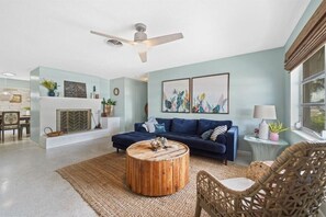 TV, fireplace