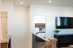 Interior - ⚓ The BoatHouse ⛵ Brand New! Boat themed townhome near St. George (Washington)