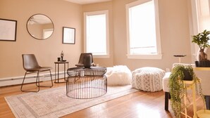 Basic House | Living area - Full House 148 Ohio Ave (Providence)