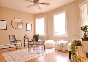 Living area - Full House 148 Ohio Ave (Providence)