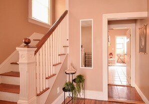 Living area - Full House 148 Ohio Ave (Providence)