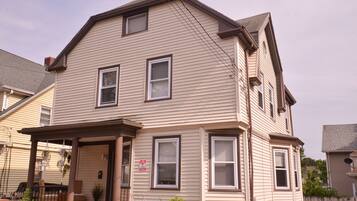 Bagian depan properti